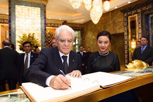 The filed photo shows Italian President Sergio Mattarella writing memory book. The President was very impressed with the very Italian space blending with Vietnamese cultural values in the heart of Saigon. The filed photo shows Italian President Sergio Mattarella writing memory book. The President was very impressed with the very Italian space blending with Vietnamese cultural values in the heart of Saigon.